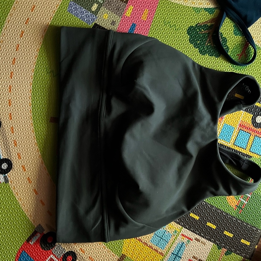 SOLD Lululemon Size 6 high neck , long line sports bra